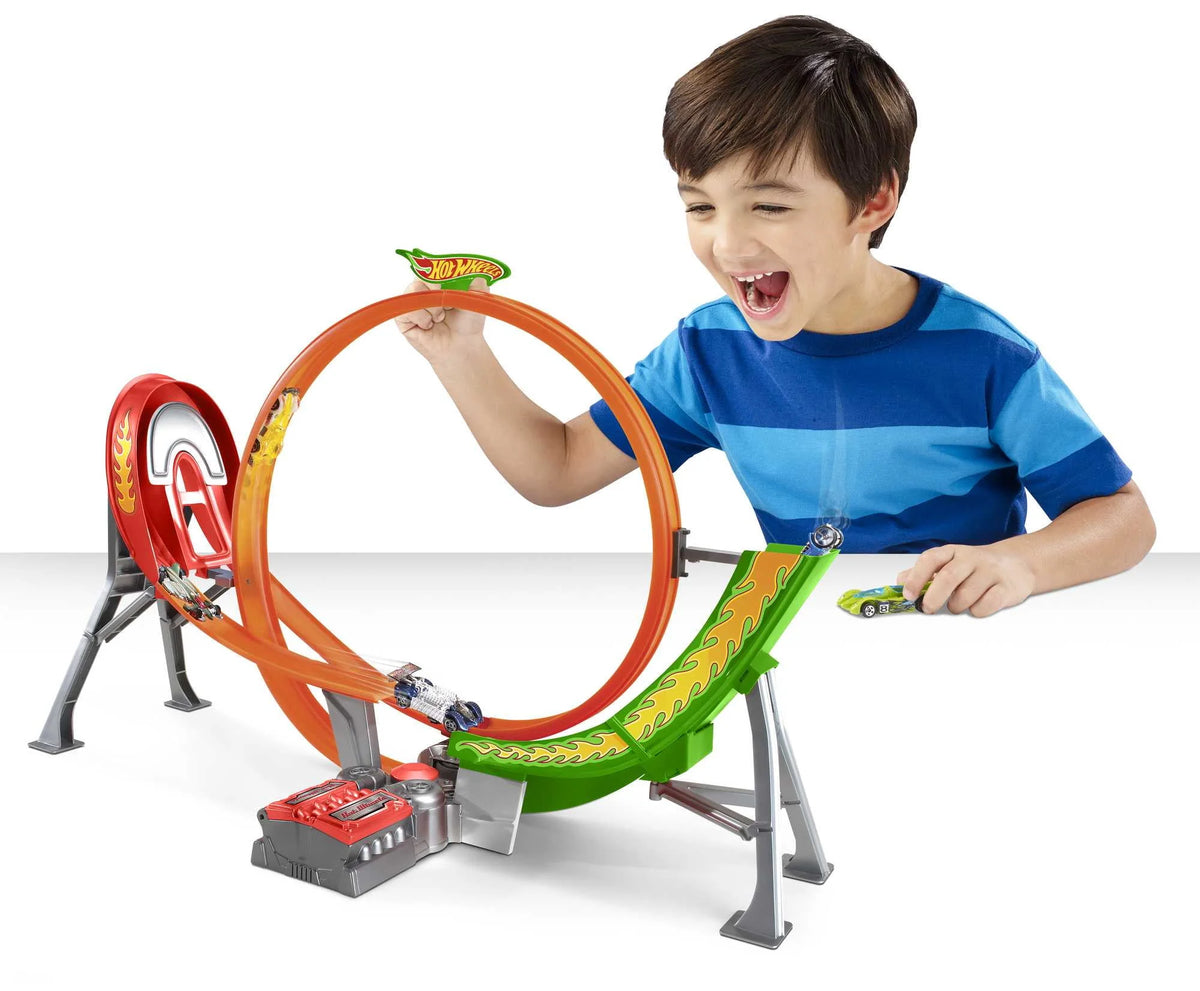 Motorized Raceway Track Set with 5 Cars 1:64 Scale Q34477